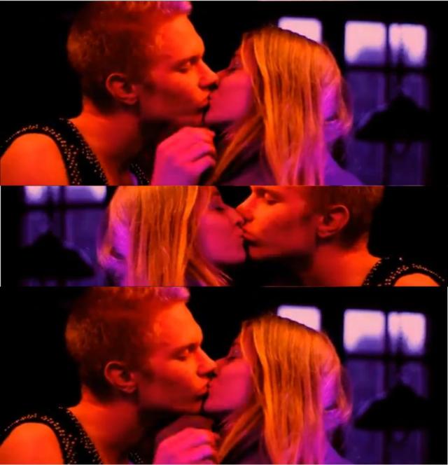 LOVELOVE