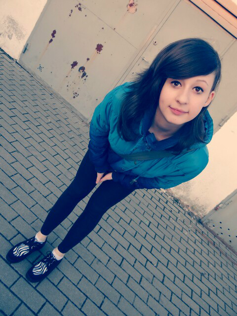 efrghjgfde