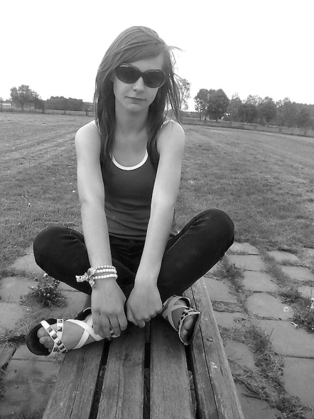 Monia :***