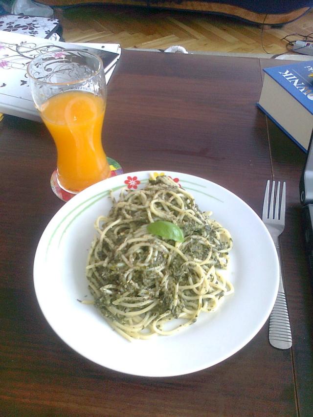 spaghetti ze szpinakiem