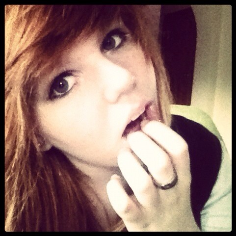 Heyo ;**