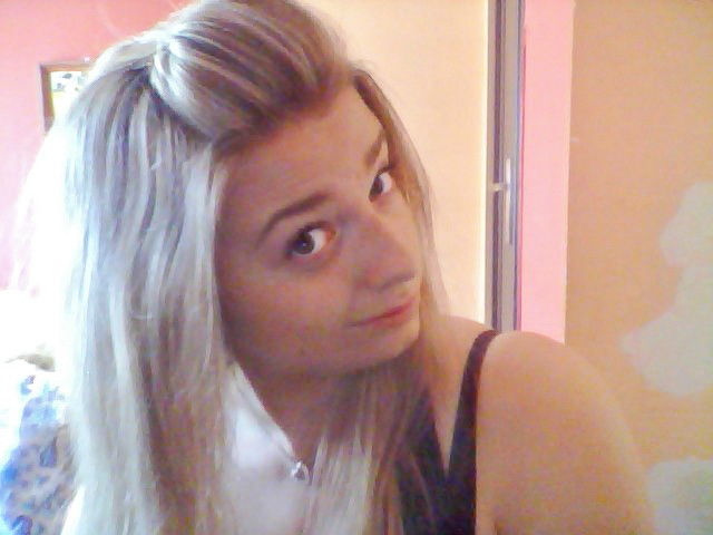 Cze ; *