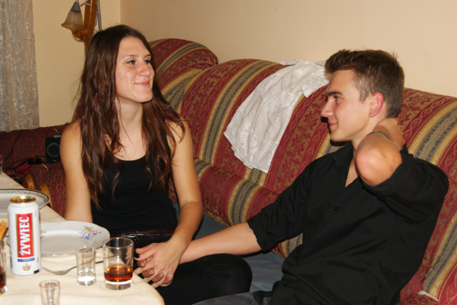 Ona ;**