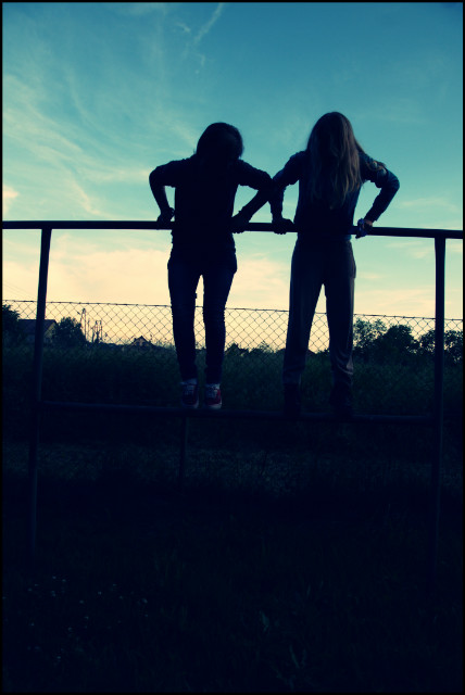 SZALONE.