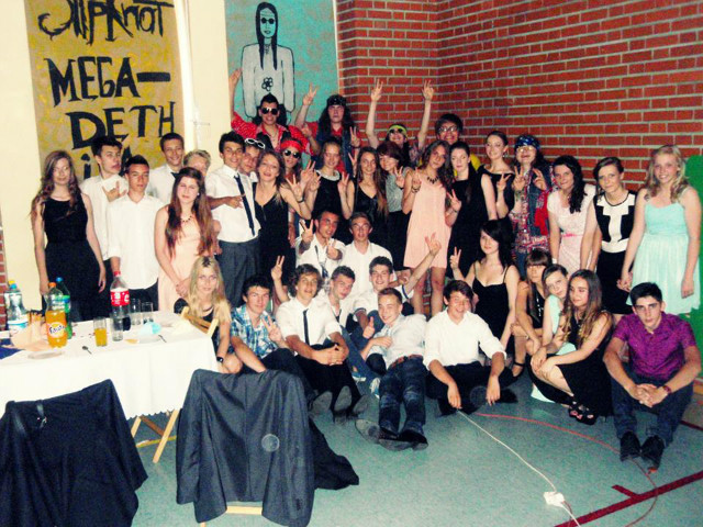komers ;3