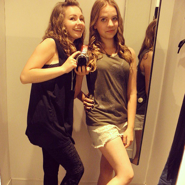 shopping :3