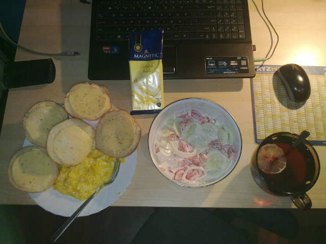 foood. so much food.