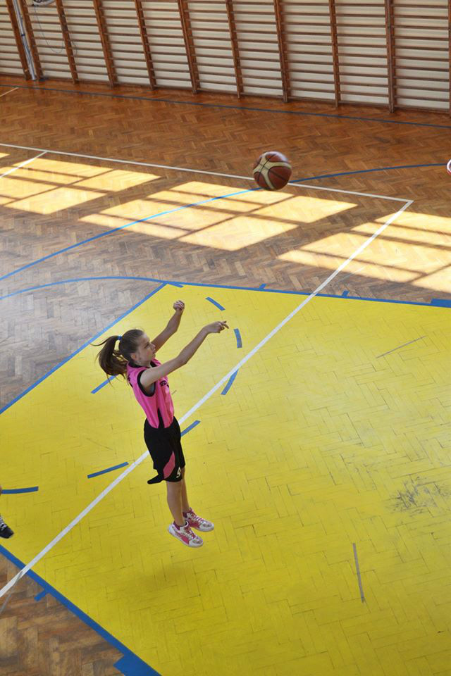 Basketball 