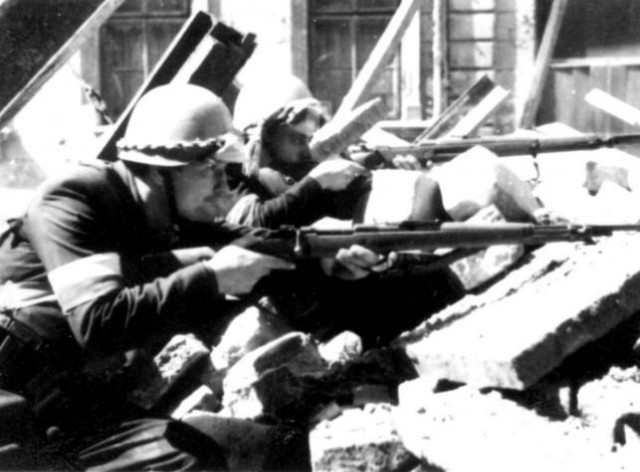 1944