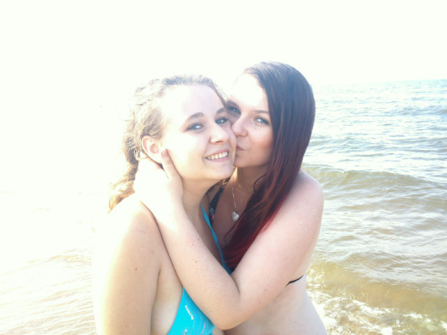Ania ; *****