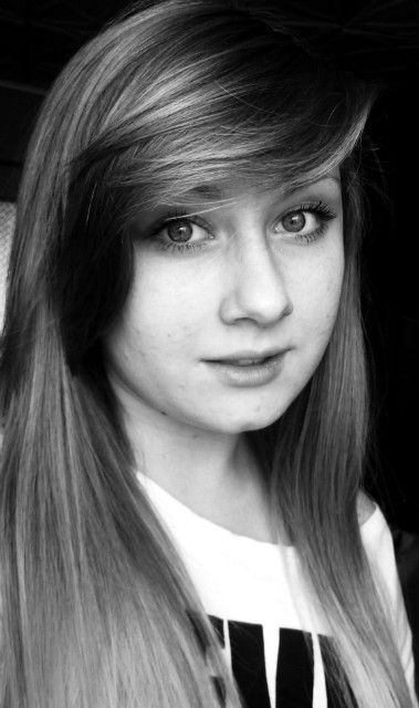 Nudy ; /