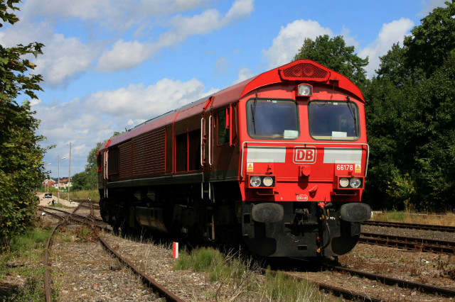 66178