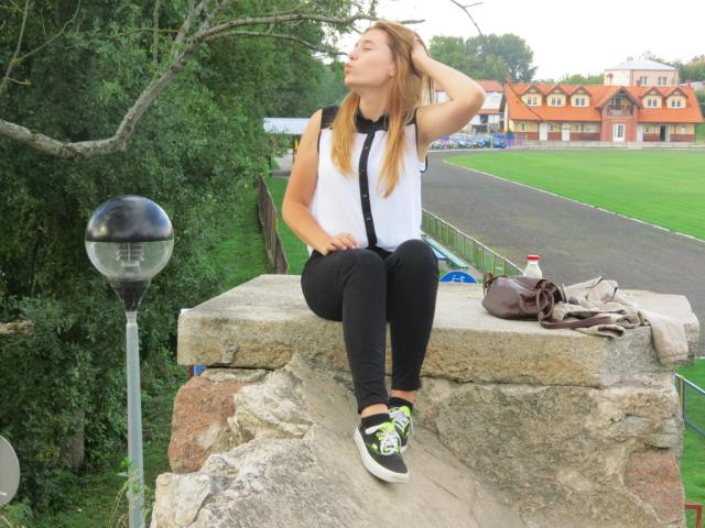 :*