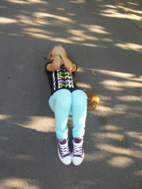 Nuudy. ; /