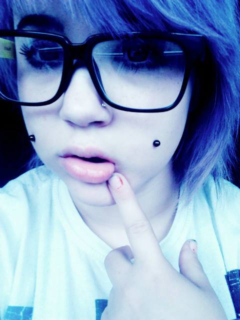 xd cheek piercing
