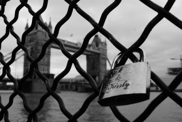 Mio niedaleko Tower Bridge 
