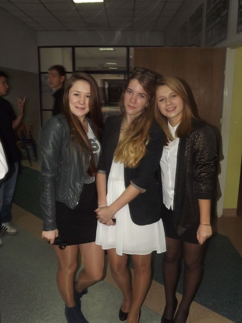 HOT GIRLS !