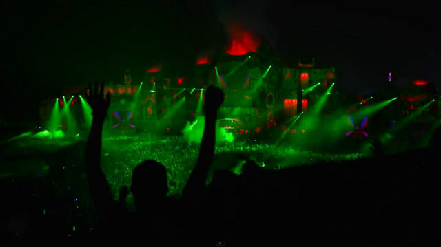 TOMORROWLAND 