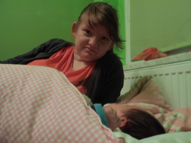 Crka :***