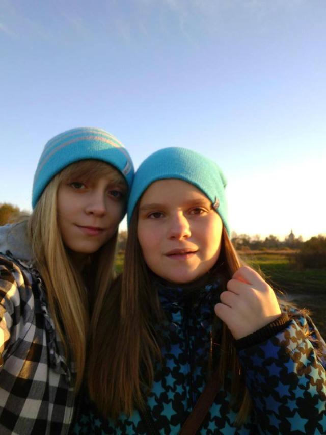 LOVELY 