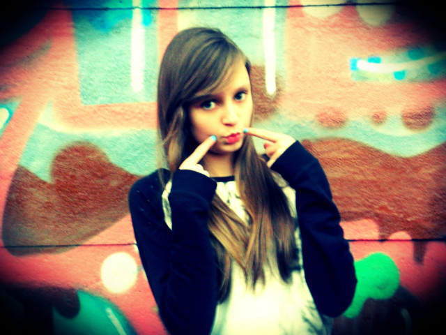 Ania ;*