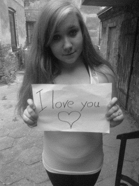 ;* ! 