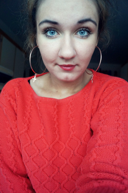 :>