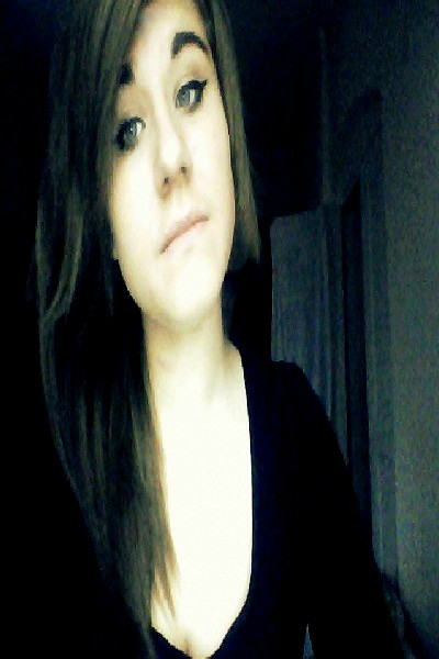 smutna ;