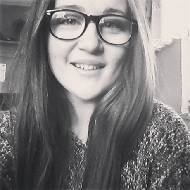 kjhgtfrdes