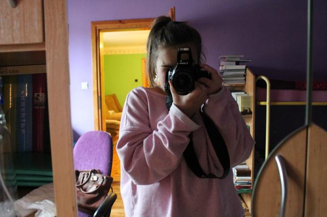 do lustra,nie wida twarzy xD