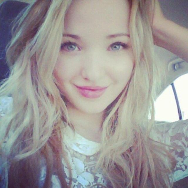 Dove Cameron 