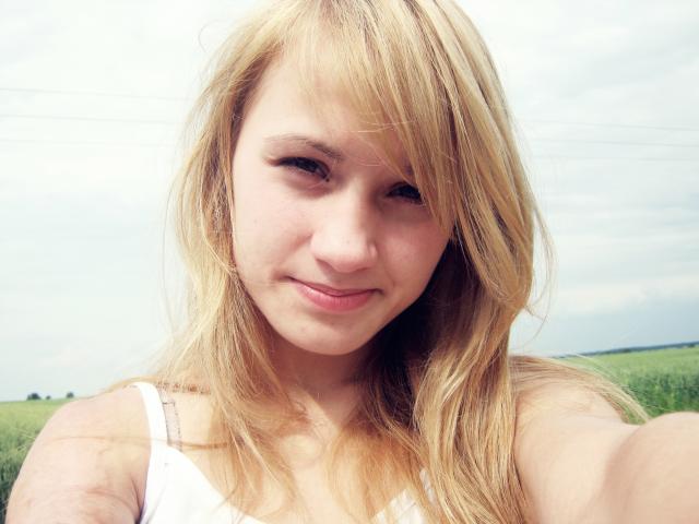 blondiii :)