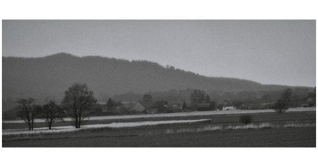 szaro
