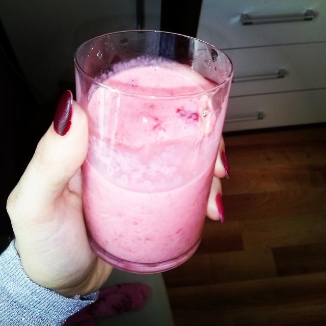 jogurt z truskawek
