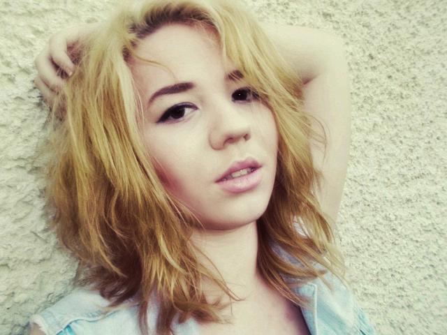 ;3