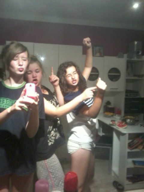 PARTY WITH GIRLS