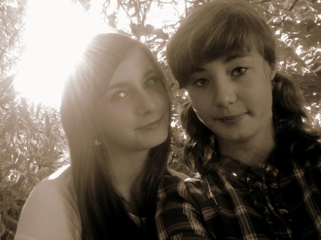 Whith my sisterr 