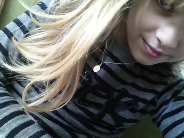 Mobile phone :3