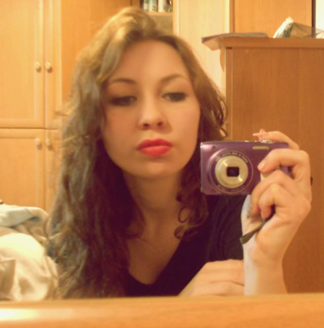 red lips and smoky eyes 