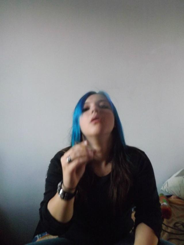 kiss my eyes and lay me to sleep