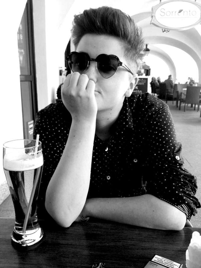 trzy.