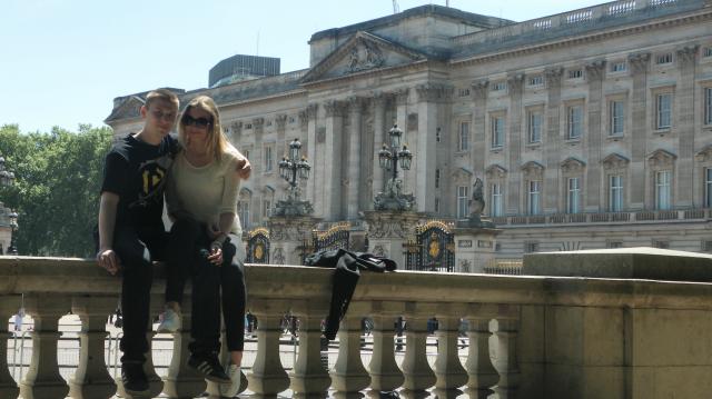 kjgdbskaLONDON