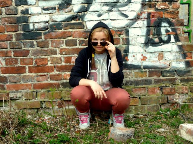 Look at me.