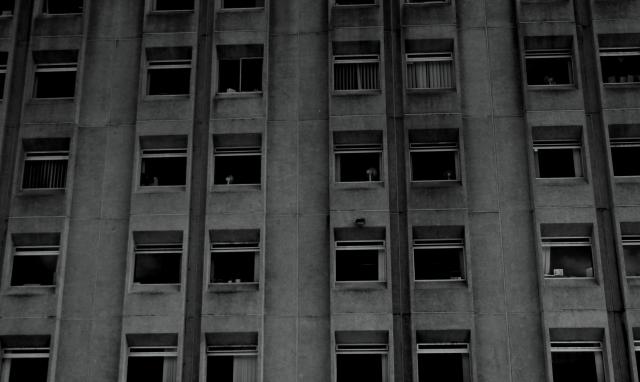 w domach z betonu