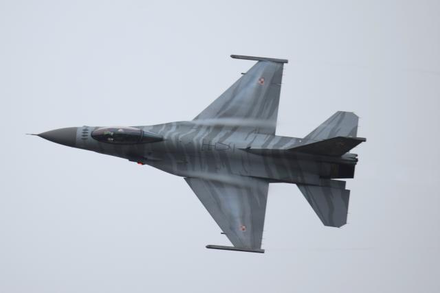 F - 16