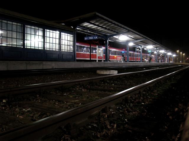 Zawisn midzy wiatami