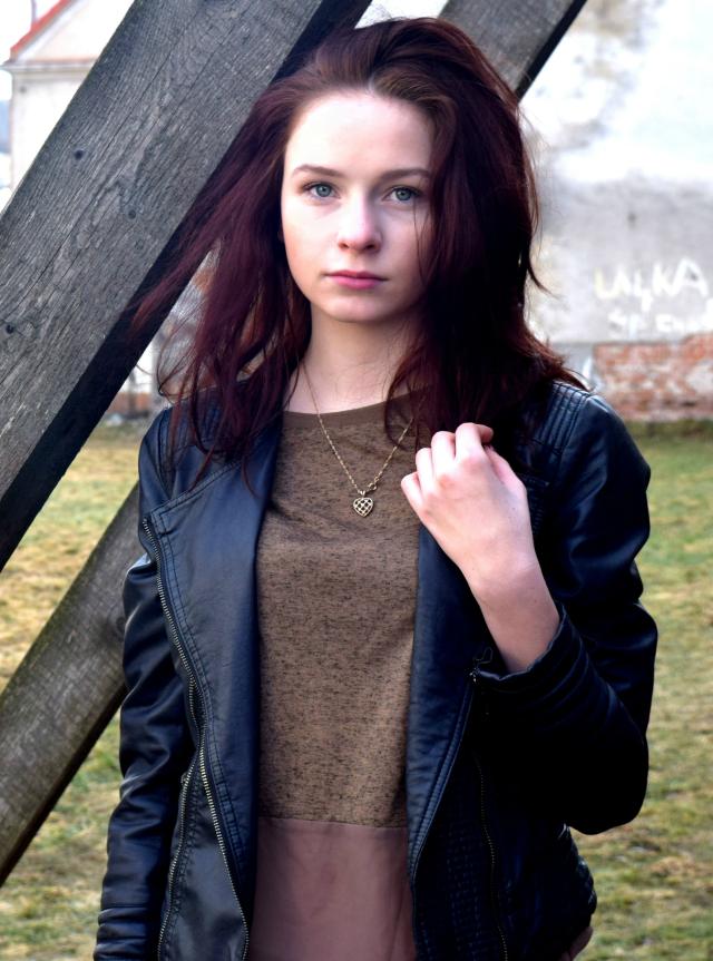 Mod. Julia Duma
