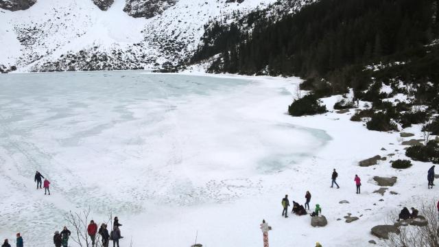 zamarznite morskie oko 