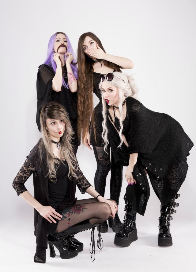 Derp squad nu goth girls