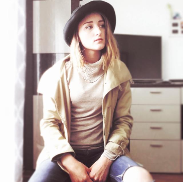 Lady in hat